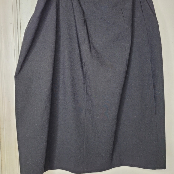 Calvin Klein jacket and skirt suit - Picture 9 of 9